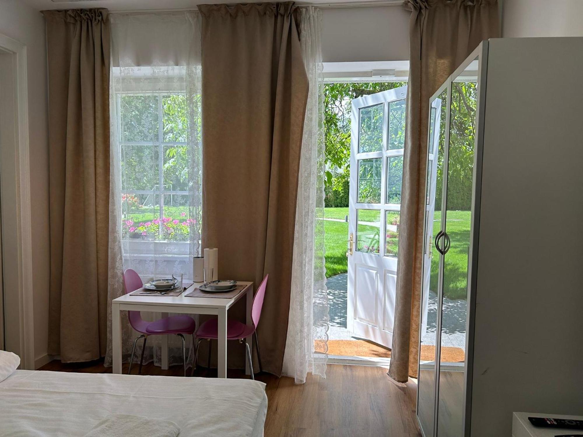 Apartment Mit Gartenblick Und Terrasse Baden Exterior foto