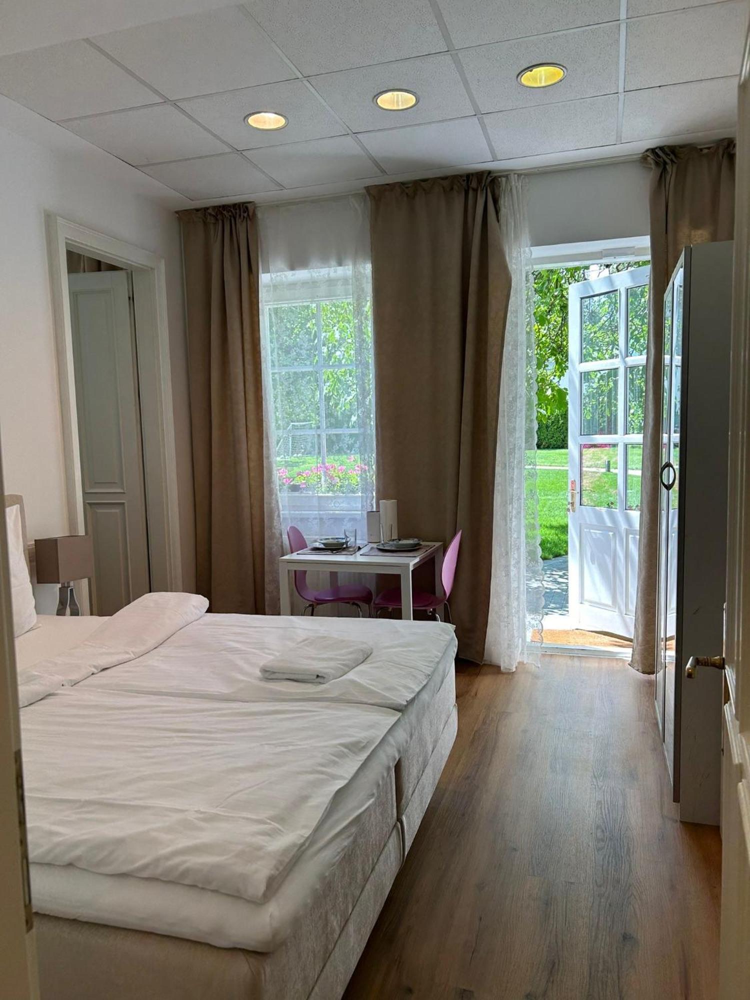 Apartment Mit Gartenblick Und Terrasse Baden Exterior foto